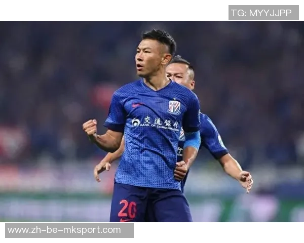 持续啃老!38岁于汉超不退役,赛季9球上海申花就盼望他进球了